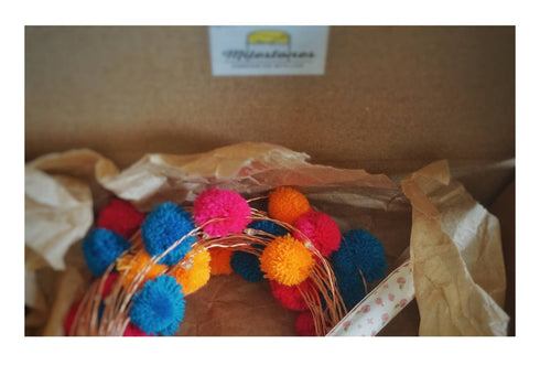 Pom Pom String Lights - 10M, 100 LEDs, USB operated